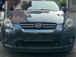 Grau Gebraucht 2009 Kia Ceed Coupé | 2.450 € (Fairer Preis)