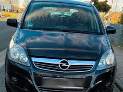 Schwarz Gebraucht 2012 Opel Zafira Family Van / Kleinbus | 3.249 € (Superpreis)