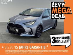 Shimmering silver metallic Gebraucht 2022 Toyota Yaris Hybrid Basis Kleinwagen | 19.990 € (Fairer Preis)