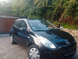 Blau Gebraucht 2011 Hyundai i20 Classic Limousine | 2.600 € (Fairer Preis)