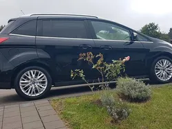Schwarz Gebraucht 2015 Ford Grand C-Max Titanium Van / Kleinbus | 10.800 € (Fairer Preis)