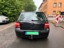 Schwarz Gebraucht 2002 VW Golf IV Kleinwagen | 3.400 € (Teuer)
