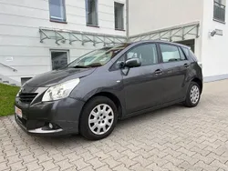 Grau Gebraucht 2009 Toyota Verso Life Van / Kleinbus | 3.988 € (Fairer Preis)