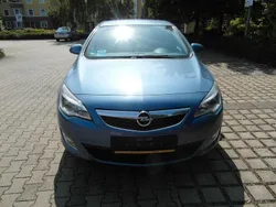 Blau Gebraucht 2011 Opel Astra Kombi | 3.499 € (Guter Preis)