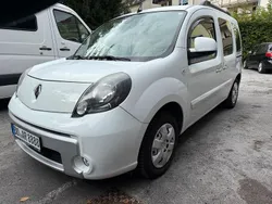Weiß Gebraucht 2012 Renault Kangoo Luxe Van / Kleinbus | 8.300 € (Teuer)