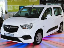 Jade weiss Gebraucht 2019 Opel Combo Life Edition Van / Kleinbus | 14.950 € (Teuer)
