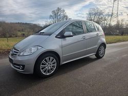 Silber Gebraucht 2011 Mercedes A180 Elegance Van / Kleinbus | 4.600 € (Guter Preis)