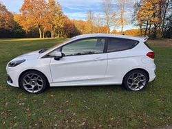 Weiß Gebraucht 2018 Ford Fiesta ST Kleinwagen | 12.950 € (Guter Preis)
