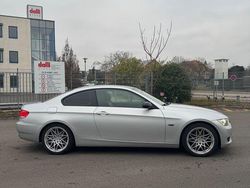 Silber Gebraucht 2009 BMW 320 Sport Line Coupé | 4.500 € (Superpreis)