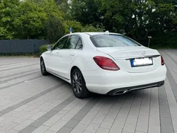 Weiß Gebraucht 2017 Mercedes C220 Avantgarde Limousine | 13.000 €