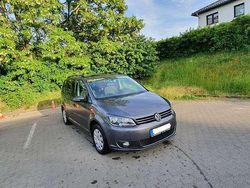Grau Gebraucht 2010 VW Touran Comfortline Van / Kleinbus | 9.500 € (Teuer)