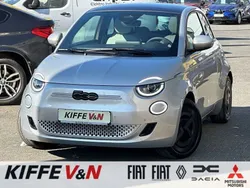 Grau Neu 2025 Fiat 500e Kleinwagen | 39.990 € (Teuer)