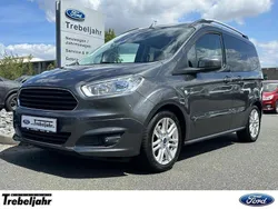 Grau Gebraucht 2017 Ford Tourneo Courier Titanium Van / Kleinbus | 13.990 € (Etwas zu teuer)