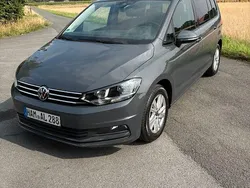 Grau Gebraucht 2021 VW Touran Comfortline Van / Kleinbus | 32.400 € (Etwas zu teuer)