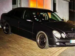 Grau Gebraucht 2003 Mercedes E200 Elegance Limousine | 2.800 € (Guter Preis)
