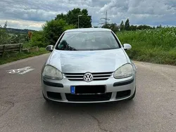 Grau Gebraucht 2004 VW Golf IV Trendline Kleinwagen | 2.199 € (Etwas zu teuer)