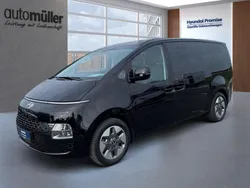 Schwarz abyss black / mic Gebraucht 2024 Hyundai Staria Prime Van | 43.980 € (Fairer Preis)