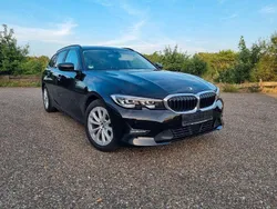 Schwarz Gebraucht 2020 BMW 320 Luxury Line Kombi | 19.690 € (Guter Preis)