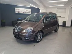 Braun Gebraucht 2012 Lancia Musa Platinum Van / Kleinbus | 3.999 €