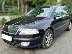 Schwarz Gebraucht 2008 Skoda Octavia Kombi | 2.300 € (Guter Preis)