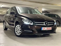 Braun Gebraucht 2017 Mercedes B180 Van / Kleinbus | 14.470 € (Fairer Preis)