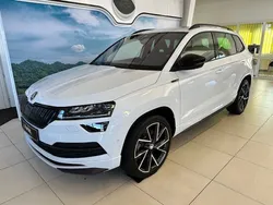 Weiß Gebraucht 2022 Skoda Karoq SportLine SUV | 37.490 € (Teuer)
