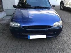Blau Gebraucht 1996 Ford Escort Limousine | 690 €