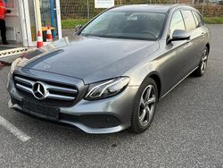 Grau Gebraucht 2018 Mercedes E220 Limousine | 19.450 € (Superpreis)
