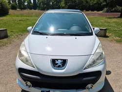 Weiß Gebraucht 2008 Peugeot 207 Kleinwagen | 2.600 € (Fairer Preis)