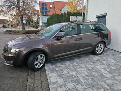 Braun Gebraucht 2016 Skoda Octavia LAURIN & KLEMENT Kombi | 9.950 € (Teuer)