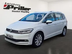 Pure white Gebraucht 2019 VW Touran Highline Van / Kleinbus | 27.900 € (Etwas zu teuer)