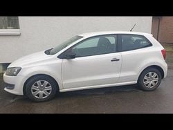 Weiß Gebraucht 2010 VW Polo Limousine | 2.500 € (Guter Preis)