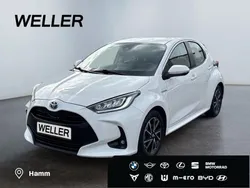 Weiss Gebraucht 2021 Toyota Yaris Hybrid Team Kleinwagen | 17.180 € (Guter Preis)
