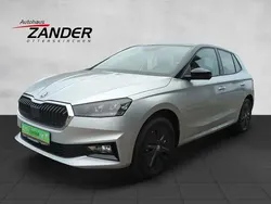 Brilliantsilber Gebraucht 2023 Skoda Fabia Ambition Kleinwagen | 18.490 € (Fairer Preis)