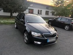 Schwarz Gebraucht 2014 Skoda Octavia Ambition Kombi | 8.600 € (Guter Preis)