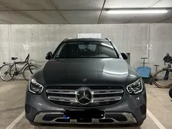 Grau Gebraucht 2019 Mercedes GLC200 SUV | 40.000 € (Etwas zu teuer)