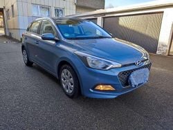 Blau Gebraucht 2017 Hyundai i20 GO! Limousine | 7.990 € (Guter Preis)