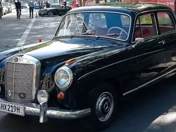 Schwarz Gebraucht 1957 Mercedes 219 Limousine | 16.500 €