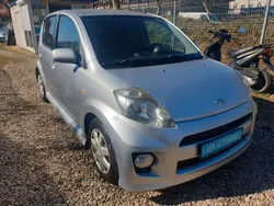 Silber Gebraucht 2005 Daihatsu Sirion Kleinwagen | 2.499 € (Etwas zu teuer)