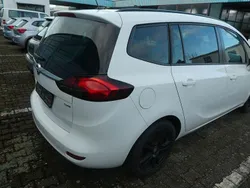 Weiß Gebraucht 2015 Opel Zafira Tourer Van / Kleinbus | 4.950 € (Fairer Preis)