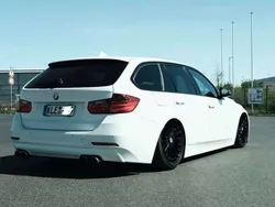 Weiß Gebraucht 2015 BMW 335 Sport Line Kombi | 39.999 €