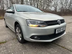 Silber Gebraucht 2012 VW Jetta Comfortline Limousine | 6.880 € (Fairer Preis)