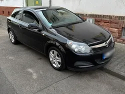 Schwarz Gebraucht 2010 Opel Astra GTC Coupé | 3.000 € (Fairer Preis)