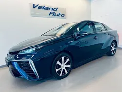 Blau Gebraucht 2016 Toyota Mirai Executive Limousine | 7.499 € (Superpreis)