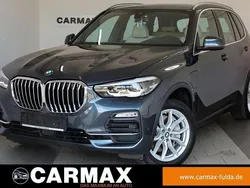 Arktikgrau brillanteffekt (metallic) Gebraucht 2021 BMW X5 Sport Line SUV | 40.300 € (Superpreis)