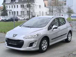 Grau Gebraucht 2011 Peugeot 308 Access Limousine | 4.999 € (Etwas zu teuer)