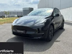 Schwarz Gebraucht 2024 Tesla Model Y Long Range SUV | 48.700 € (Teuer)