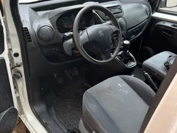 Weiß Gebraucht 2012 Peugeot Bipper Van / Kleinbus | 4.000 €