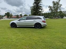 Silber Gebraucht 2010 Mercedes R500 Van / Kleinbus | 12.999 €