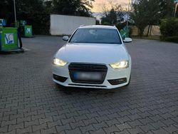 Weiß Gebraucht 2012 Audi A4 S-Line Kombi | 8.800 € (Etwas zu teuer)